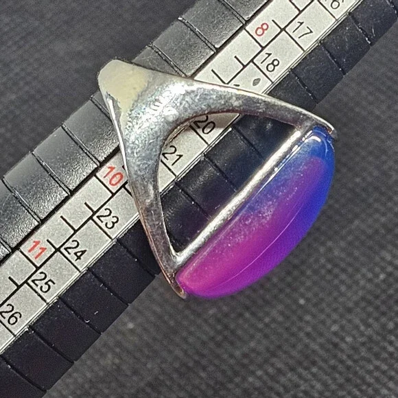 Purple Blue Ombre Lucite Dome Ring Sz 8.5 Squared Statement Silver Tone Neon - Picture 9 of 9